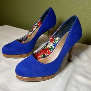 Bright Blue Fioni Pumps/Heels with Wood Details